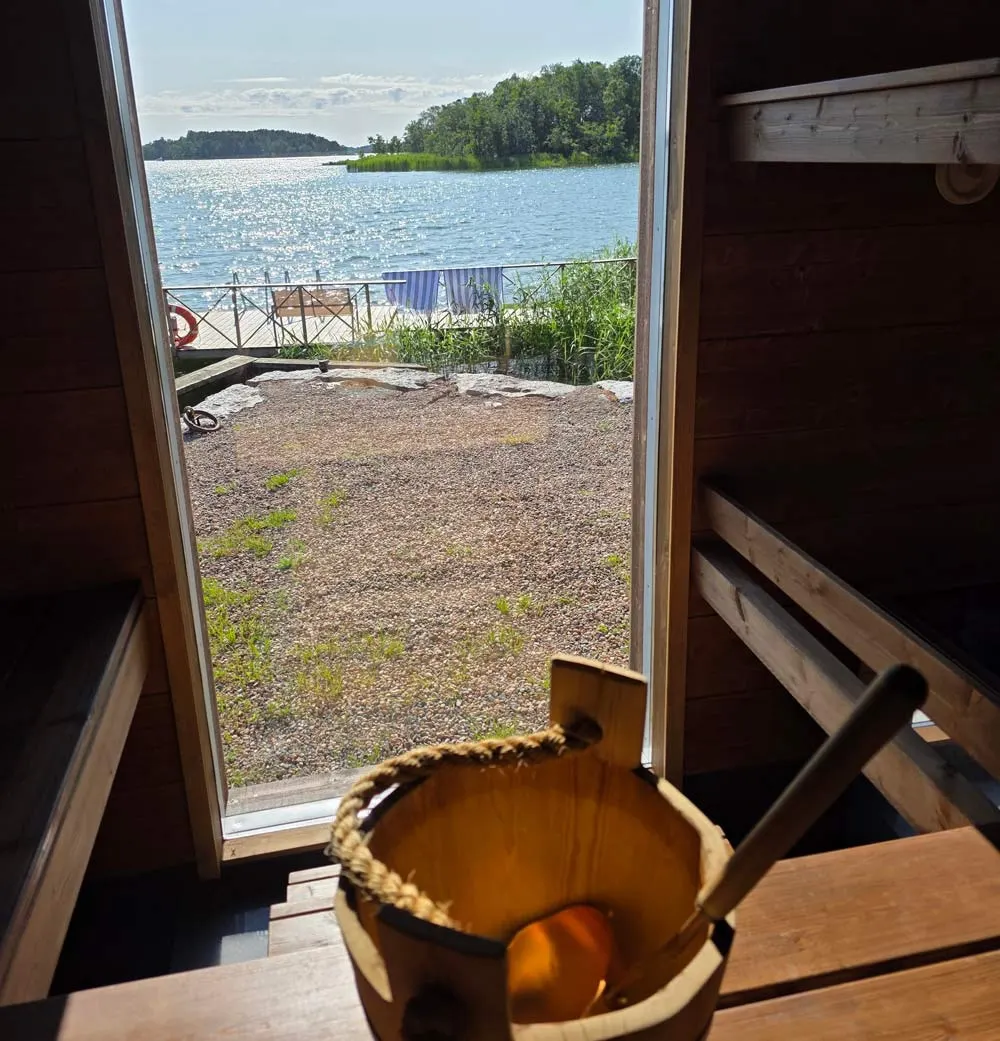 Vista da sauna do Saunalaituri Höyry para o mar, Uusikaupunki