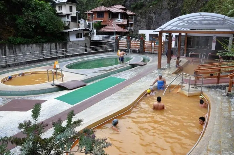 Termas El Salado, Baños de Agua Santa